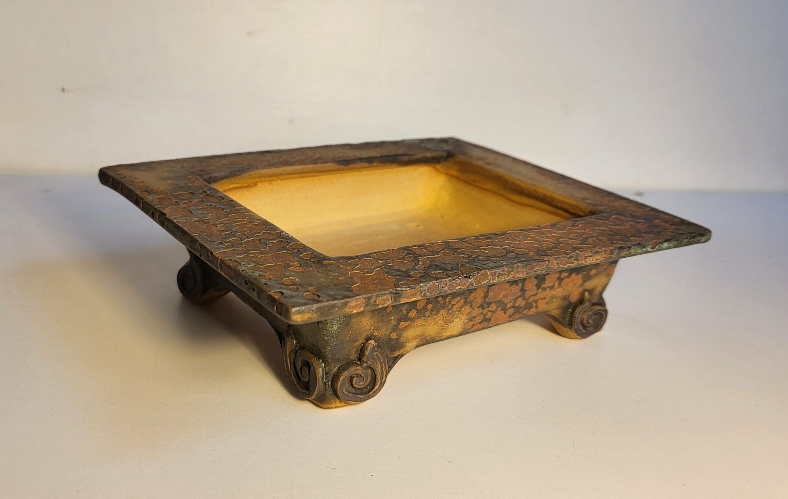 Pot à bonsai lichen
pieds travaillés